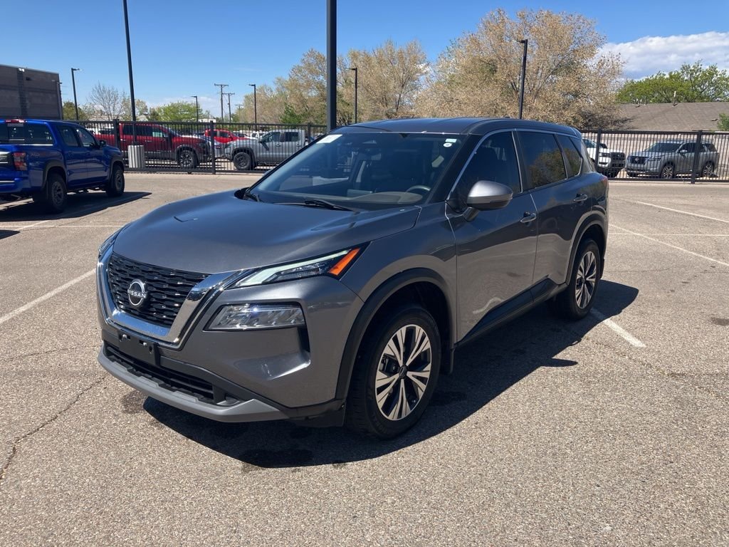Used 2023 Gray Nissan SV image 3