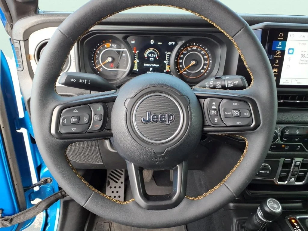 Used 2024 Blue Jeep Sport S image 21