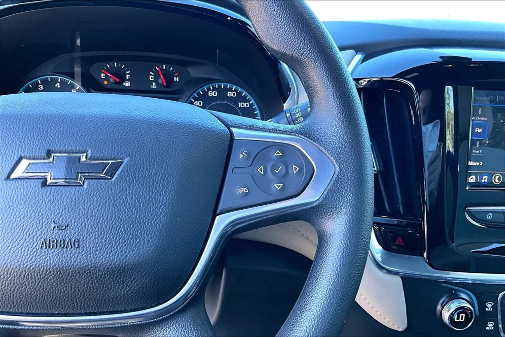 Used 2022 White Chevrolet LS image 14
