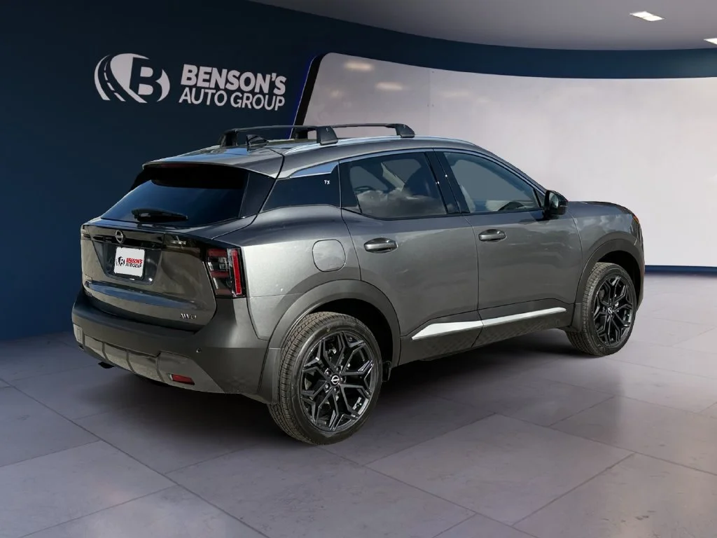 New 2027 Gray Nissan SR image 5