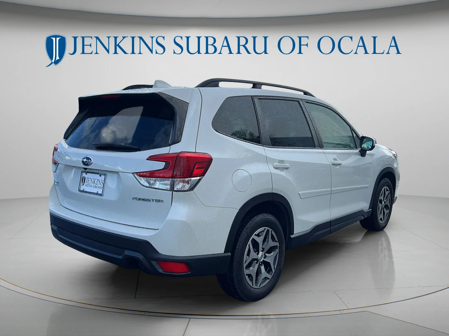Used 2021 Crystal White Pearl Subaru Premium image 3