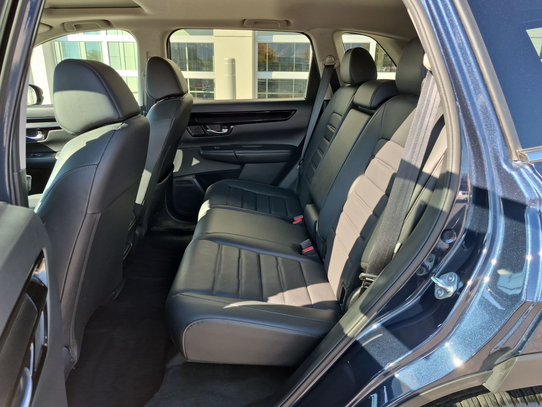 Used 2023 Blue Honda EX-L image 28