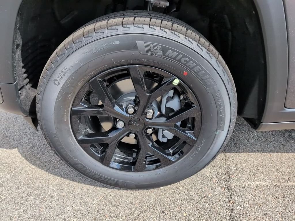 New 2026 Baltic Gray Metallic Clearcoat Jeep Altitude image 13