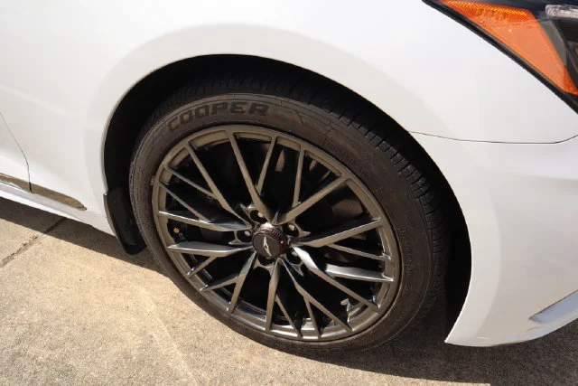 Used 2019 Casablanca White Genesis 3.3T Sport image 4