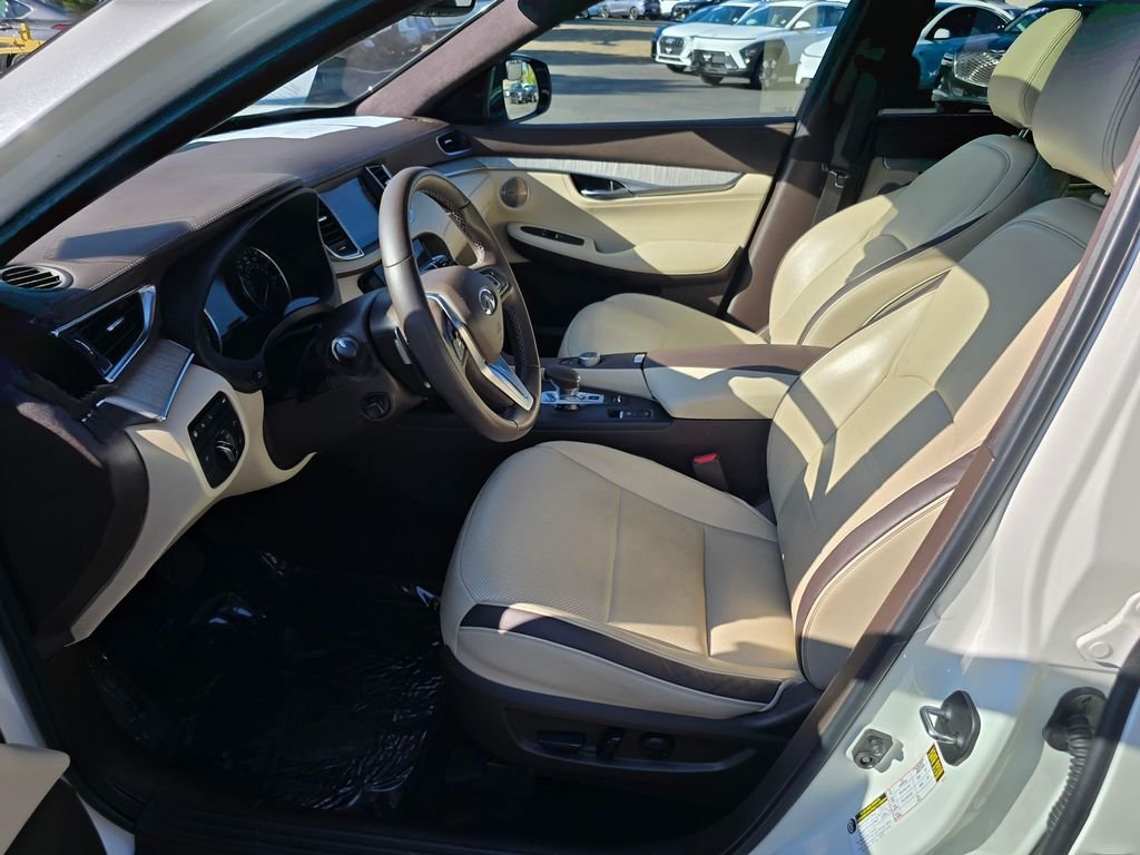Used 2020 Majestic White INFINITI Autograph image 20