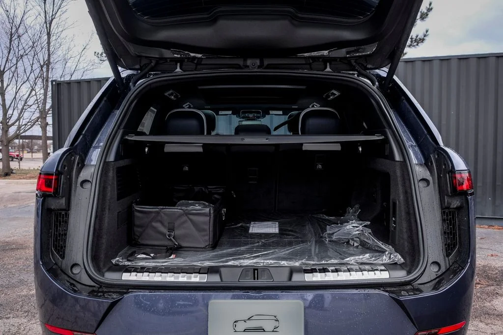New 2026 Varesine Blue Land Rover Dynamic SE image 9