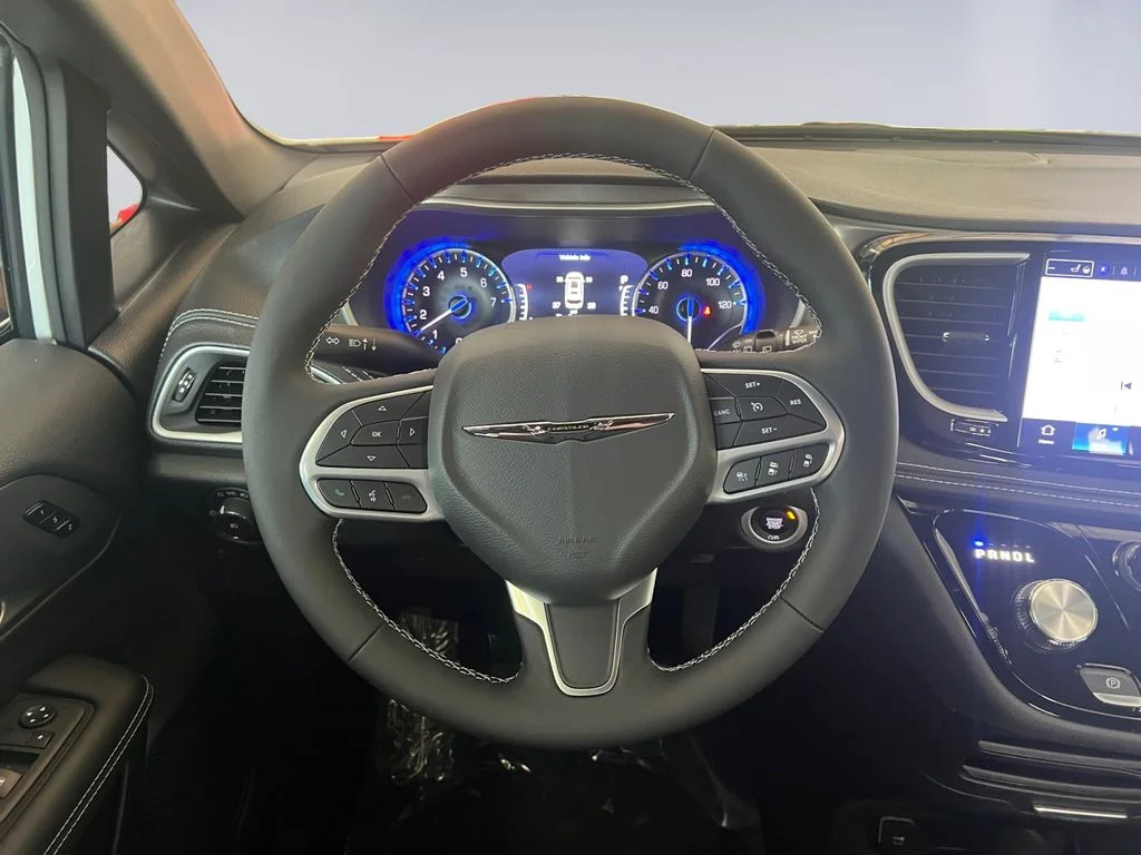 2026 Chrysler Pacifica Select - Photo 13