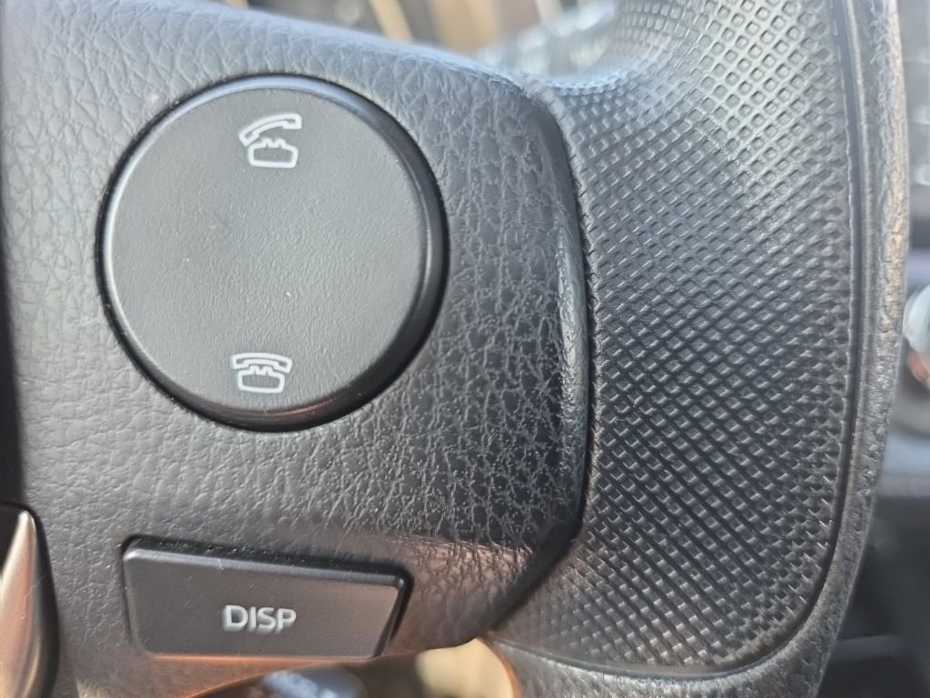Used 2013 White Toyota XLE image 13