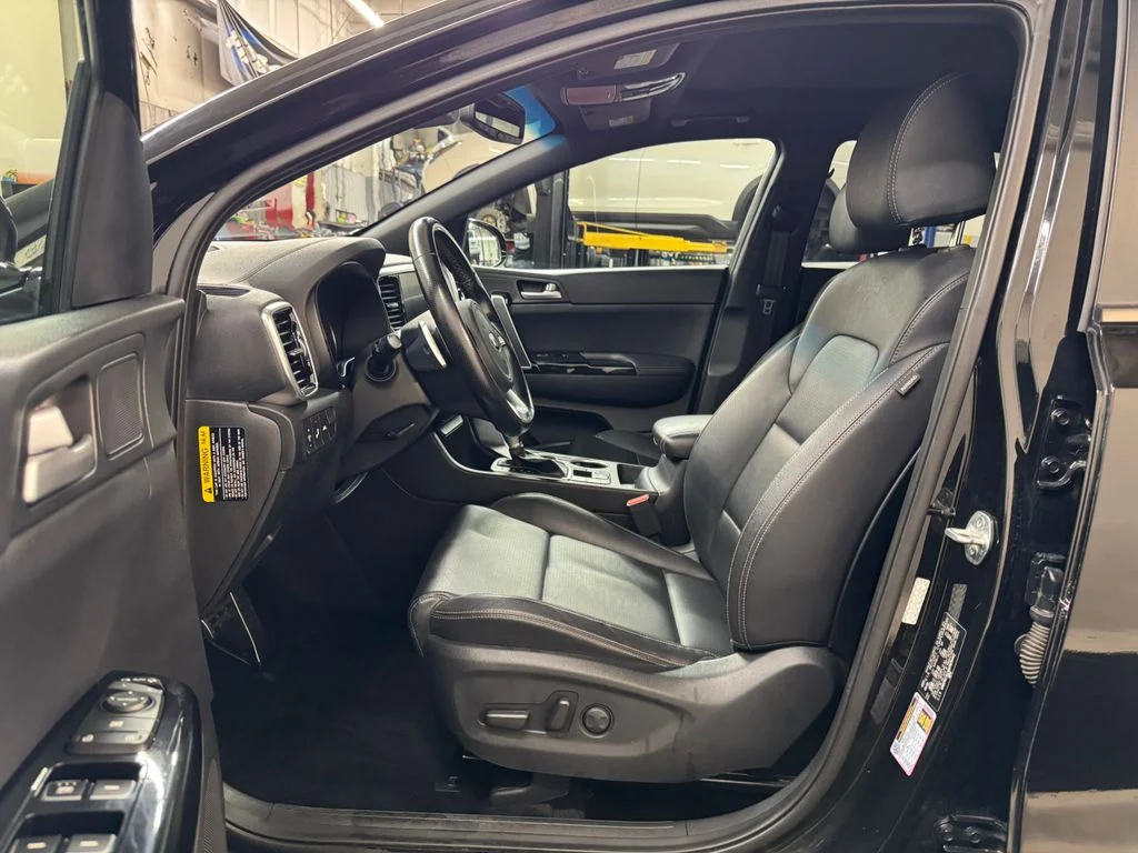 Used 2021 Red Kia S image 15