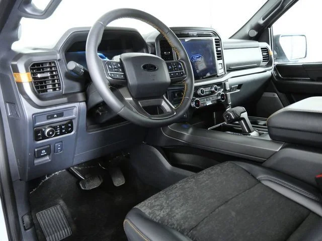 Certified Used 2025  Ford Tremor image 18