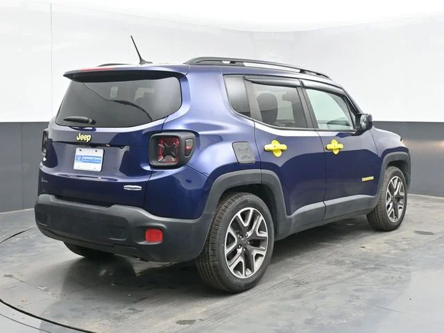 Used 2017 Blue Jeep Latitude image 10