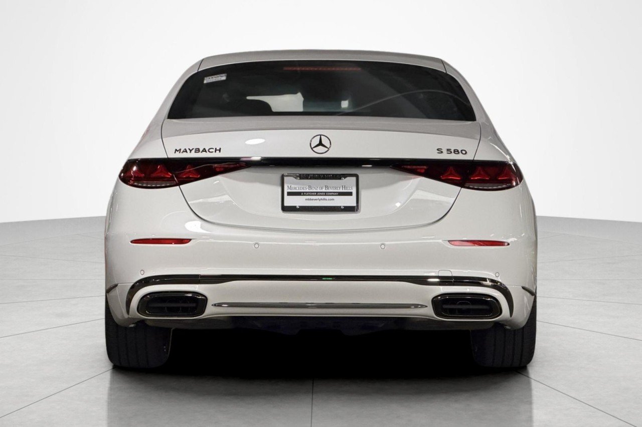 New 2027 MANUFAKTUR Moonlight White Metallic Mercedes-Benz Maybach S 580 4MATIC® Sedan image 4