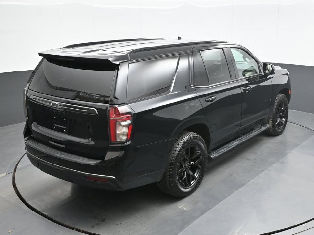 Used 2022 Black Chevrolet Z71 image 17