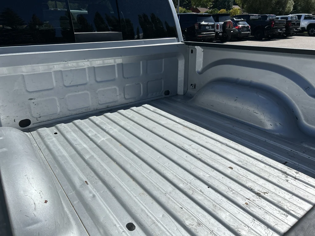 Used 2017 Silver Ram Laramie image 8