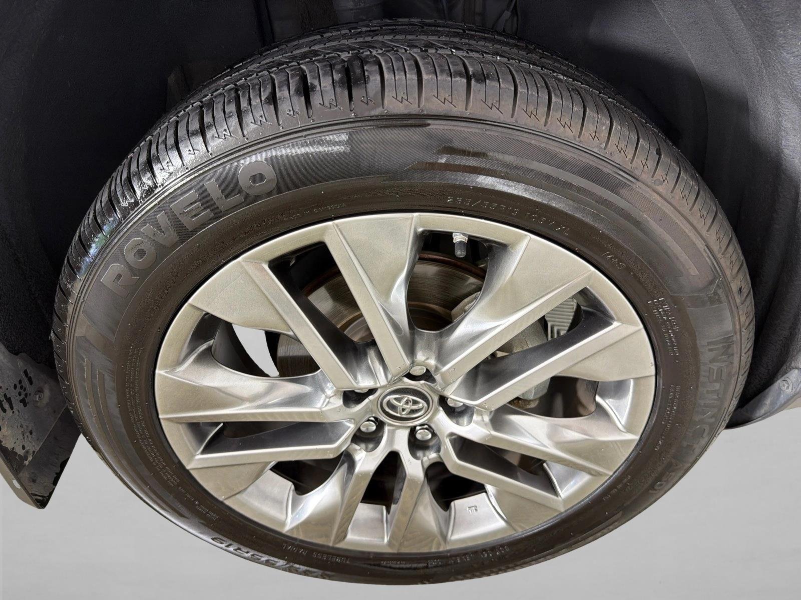 Used 2024 Ice Cap Toyota LE image 12