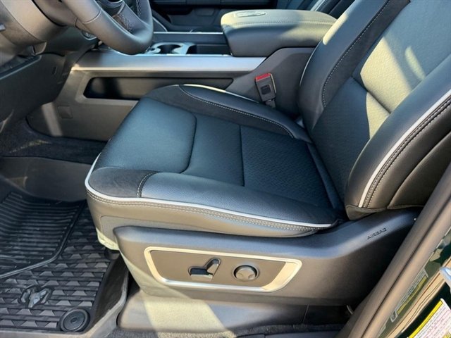 New 2027 Serrano-Green Metallic Exterior Paint RAM Laramie image 21