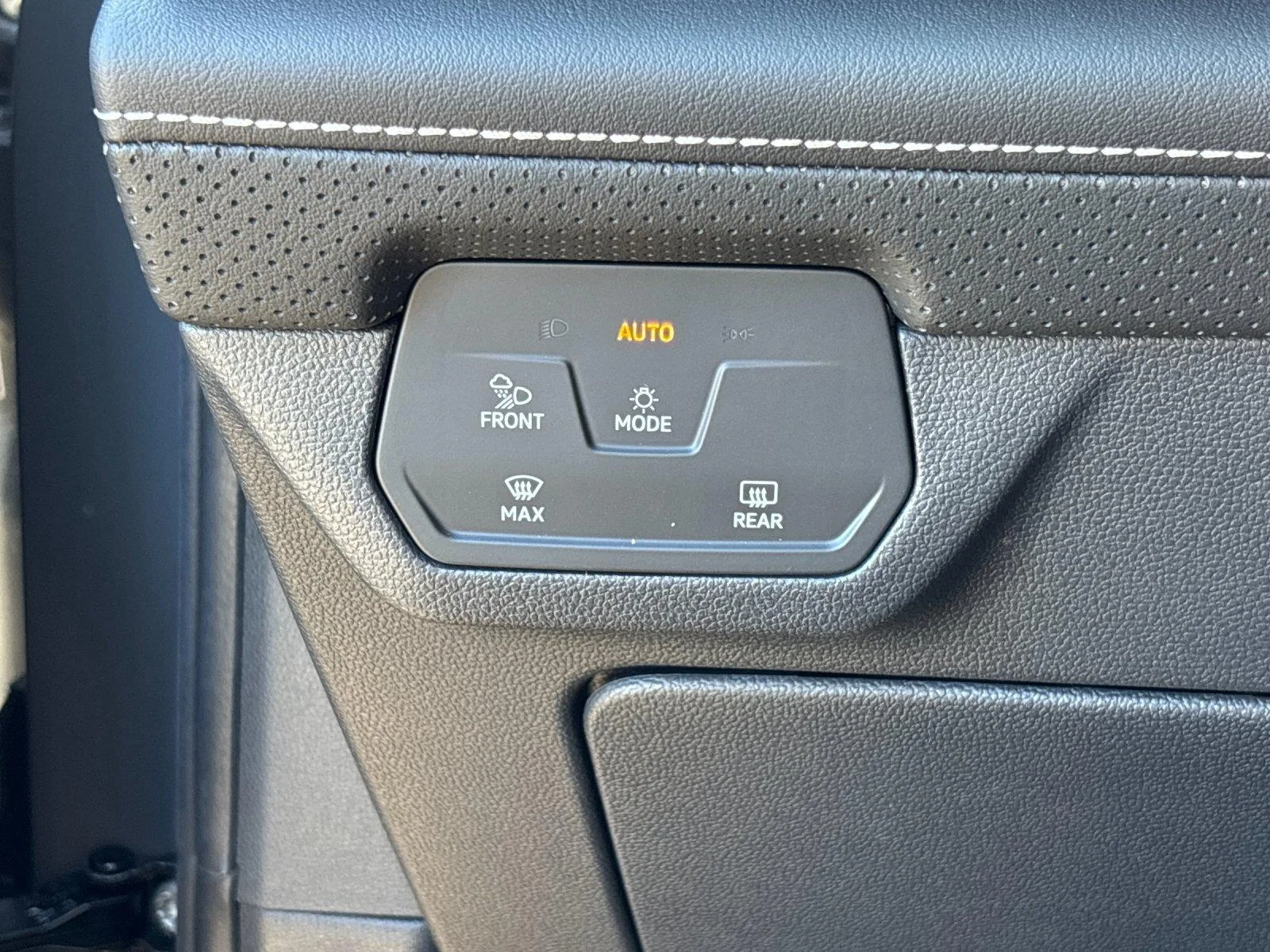 New 2026 Pure Gray Volkswagen 2.0T SE w/Technology image 16