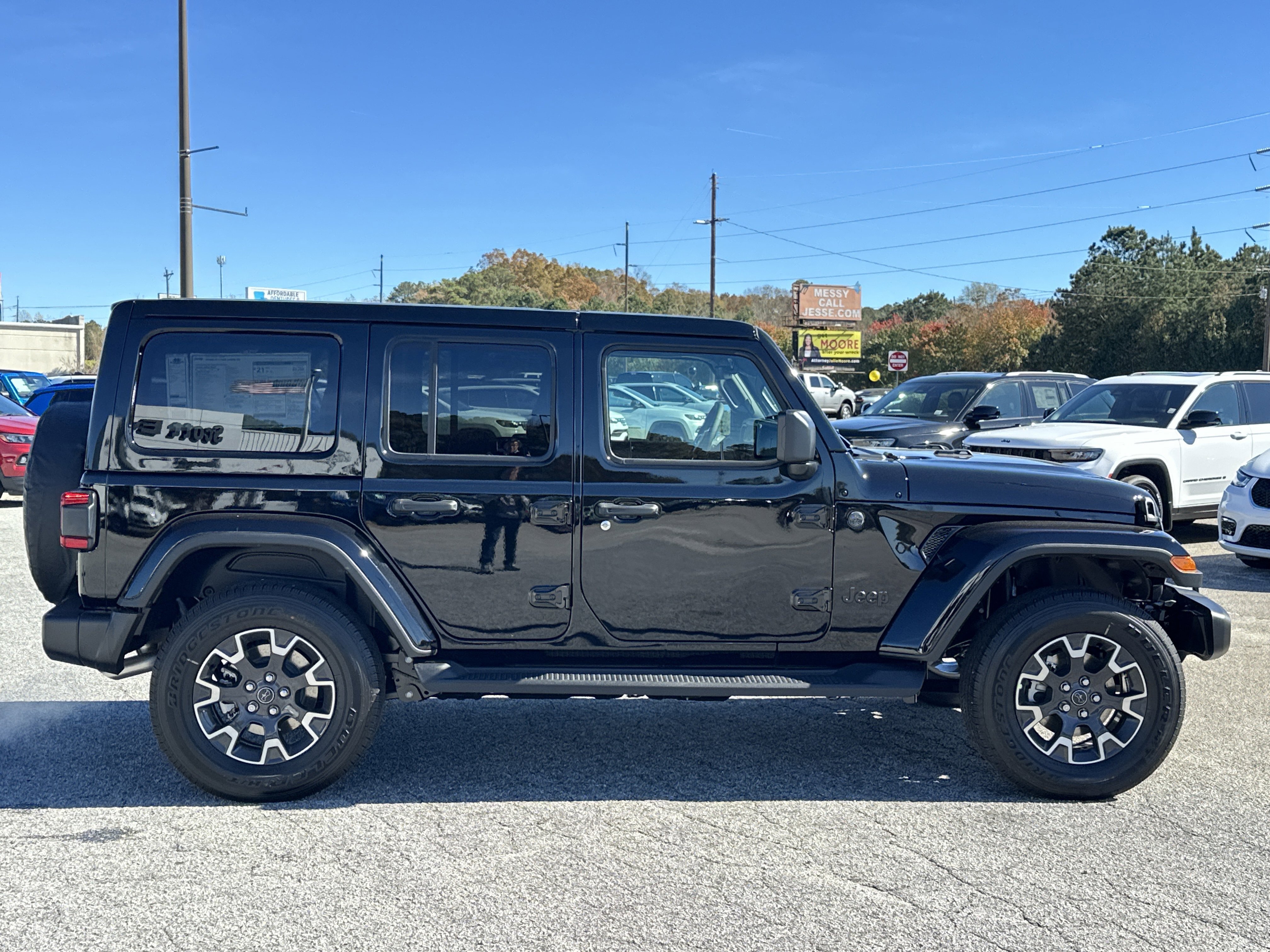 New 2026 Black Clear-Coat Exterior Paint Jeep Sahara image 9