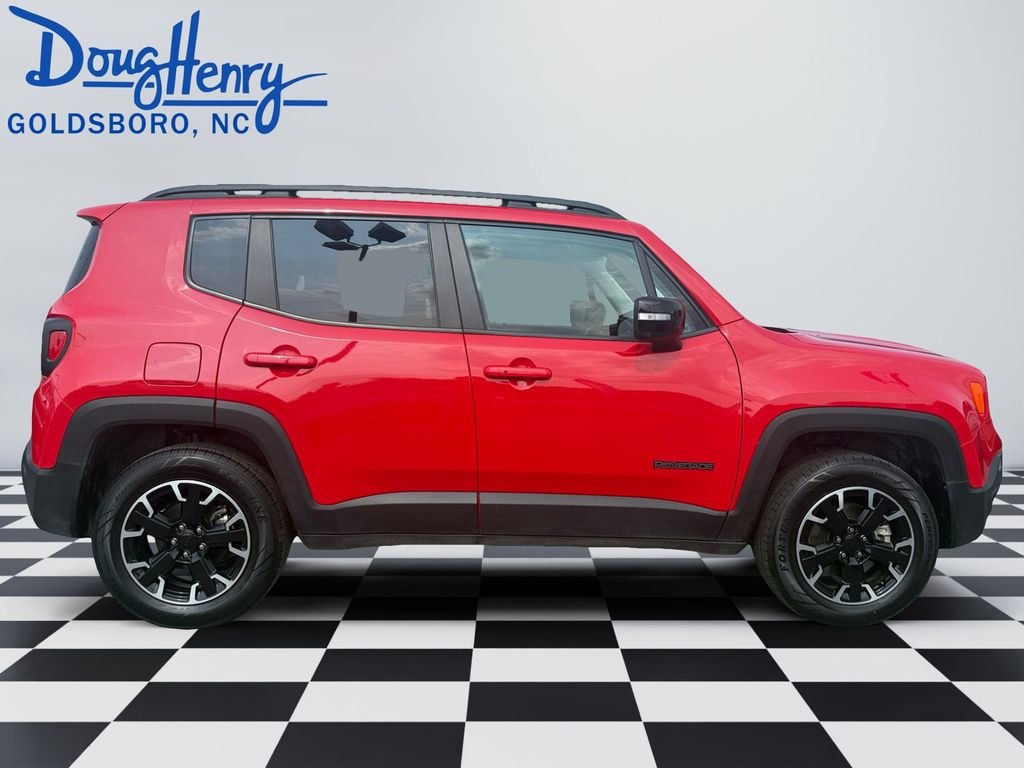 Used 2023 Red Jeep Latitude image 6