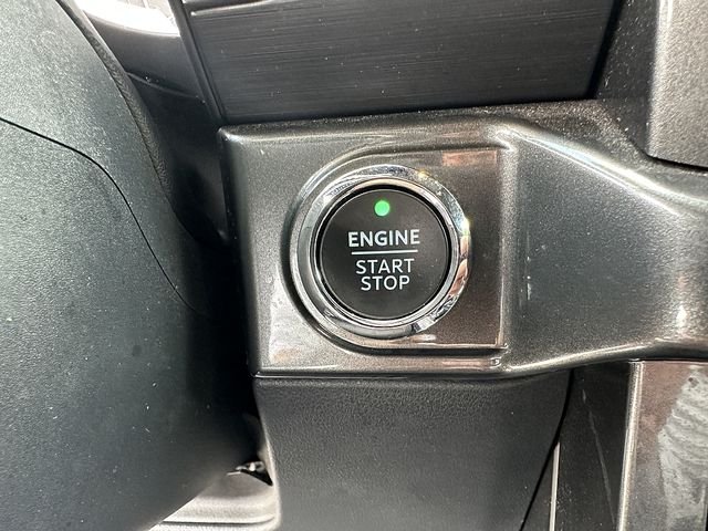 Used 2023 Silver Ford XLT image 27