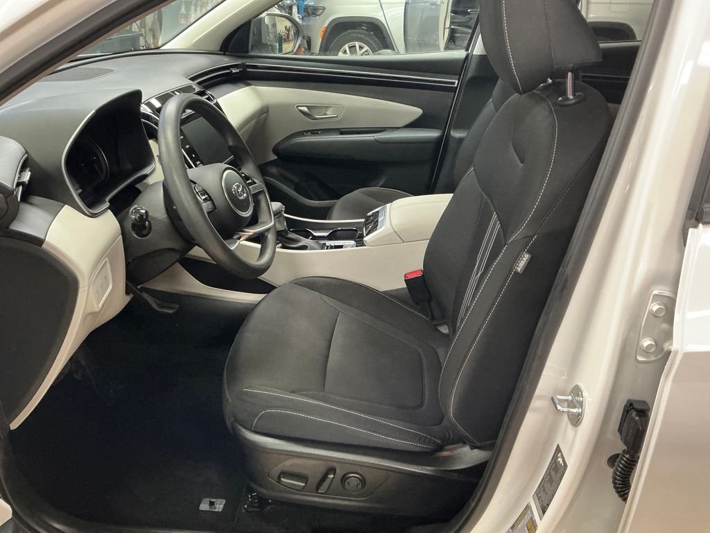 Used 2024 White Hyundai SEL image 14