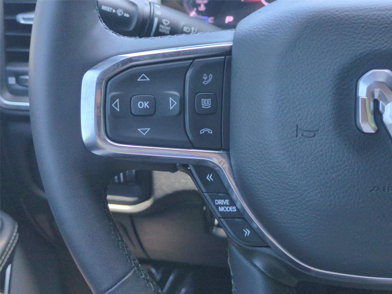 Used 2025 BRIGHT WHITE CLEARCOAT DODGE LARAM image 20