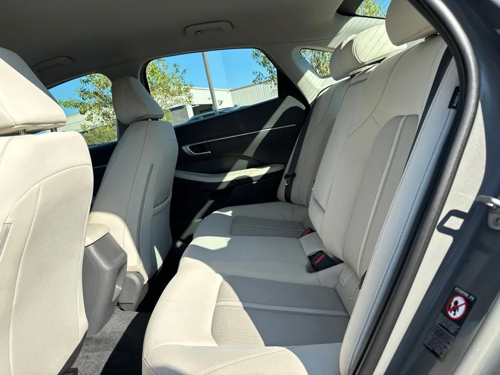 Used 2023 Gray Hyundai SEL image 12