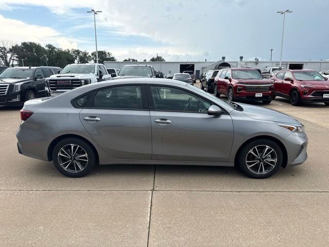 Used 2024 Kia Forte LXS with VIN 3KPF24AD0RE750936 for sale in Fort Madison, IA