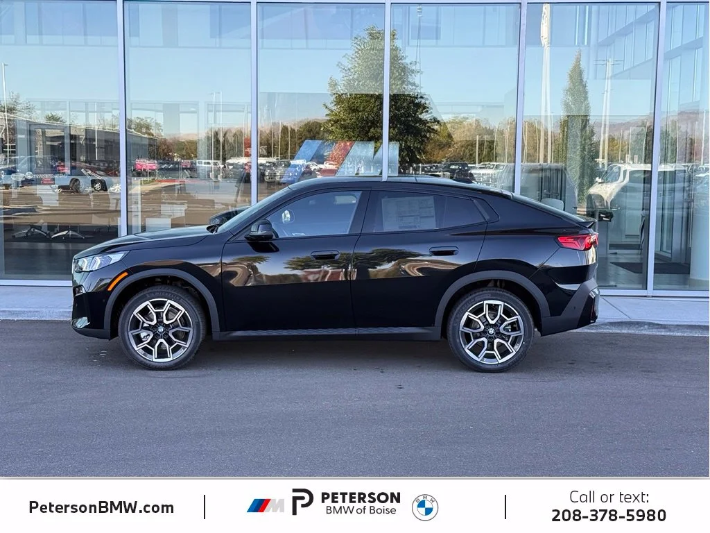 New 2027 Black BMW xDrive28i image 2