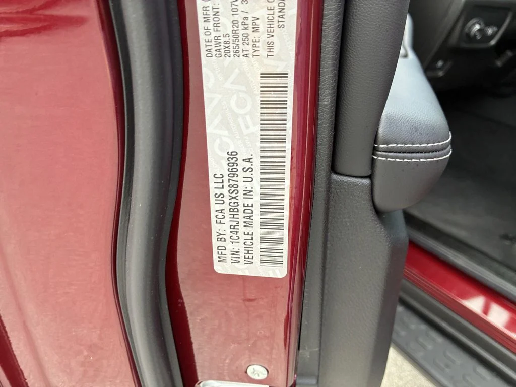 New 2025 Velvet Red Pearl-Coat Exterior Paint Jeep Limited image 40