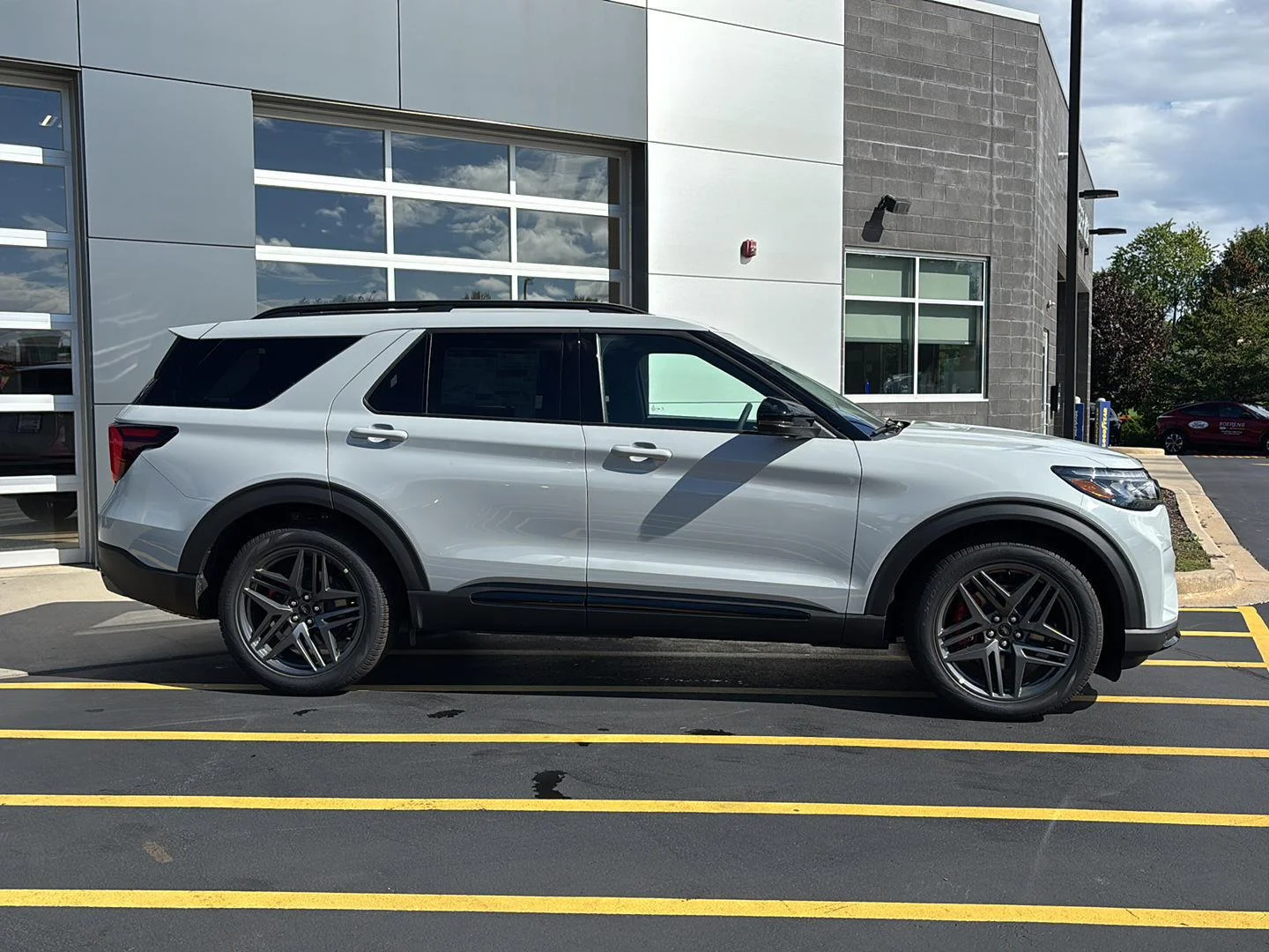 New 2027 Avalanche Gray Ford ST image 5