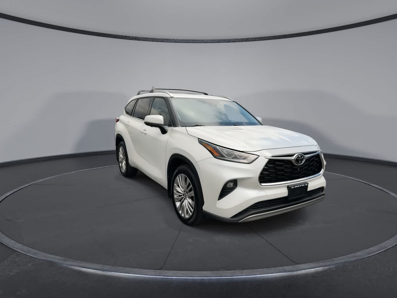 Used 2023 Wind Chill Pearl Toyota Platinum image 2
