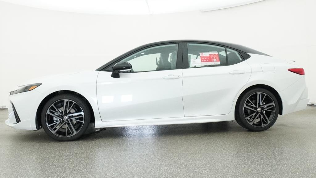 New 2026 Wind Chill Pearl with Midnight Black Metallic roof Toyota XSE image 2