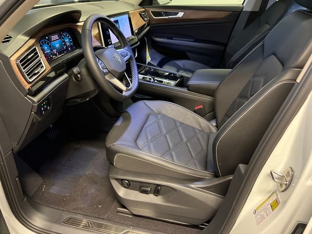 New 2026 White Volkswagen 2.0T SE w/Technology image 7