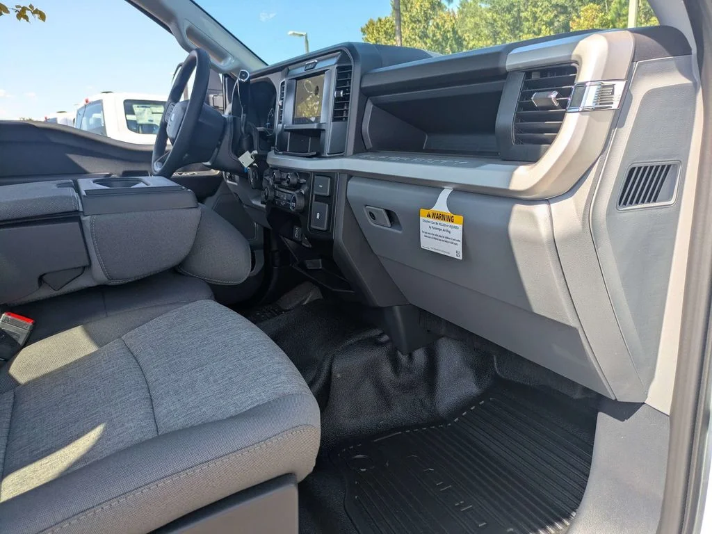 New 2027 Oxford White Ford XL image 14