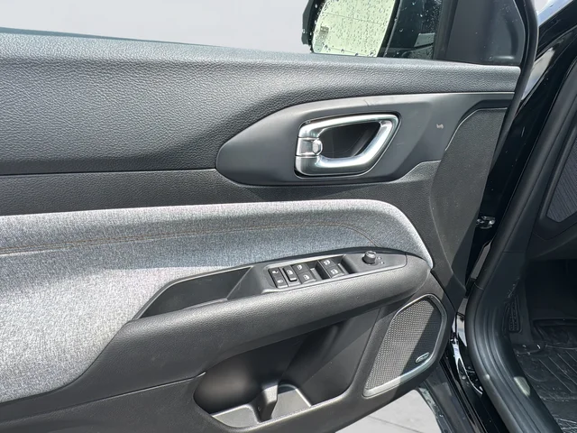 2026 Jeep Compass 85th Anniversary - Photo 24