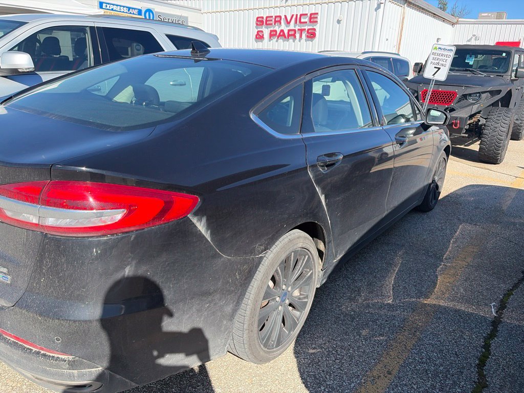 Used 2020 Ford Fusion SE with VIN 3FA6P0T90LR172426 for sale in Cedar Rapids, IA