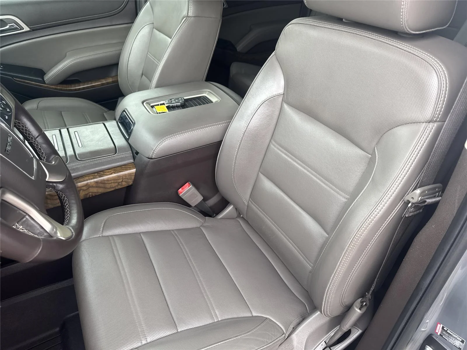 Used 2019 PEPPERDUST METALLIC GMC Denali image 11