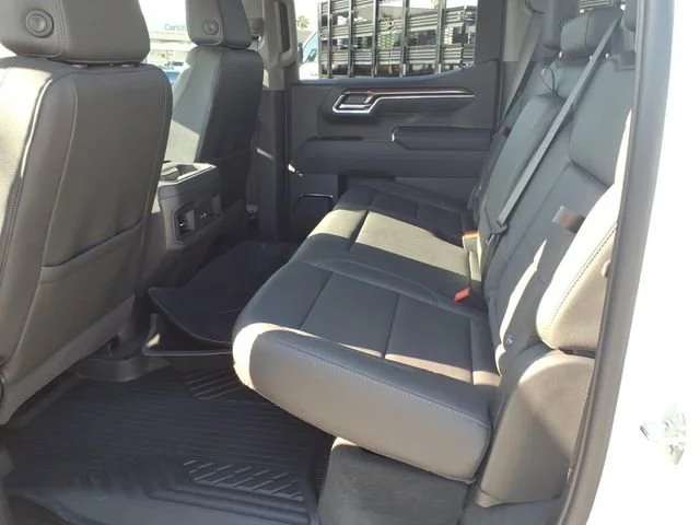 Used 2026 Summit White Chevrolet LT Trail Boss image 13