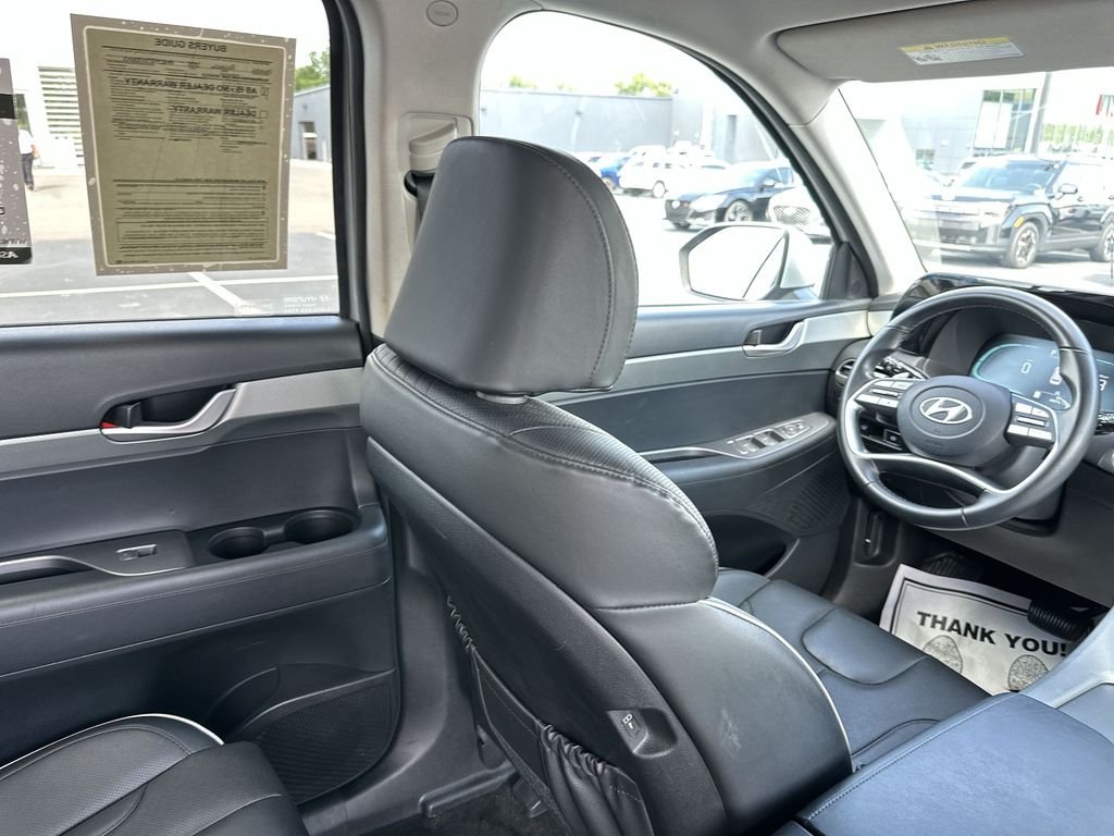 Used 2025 Silver Hyundai SEL image 15