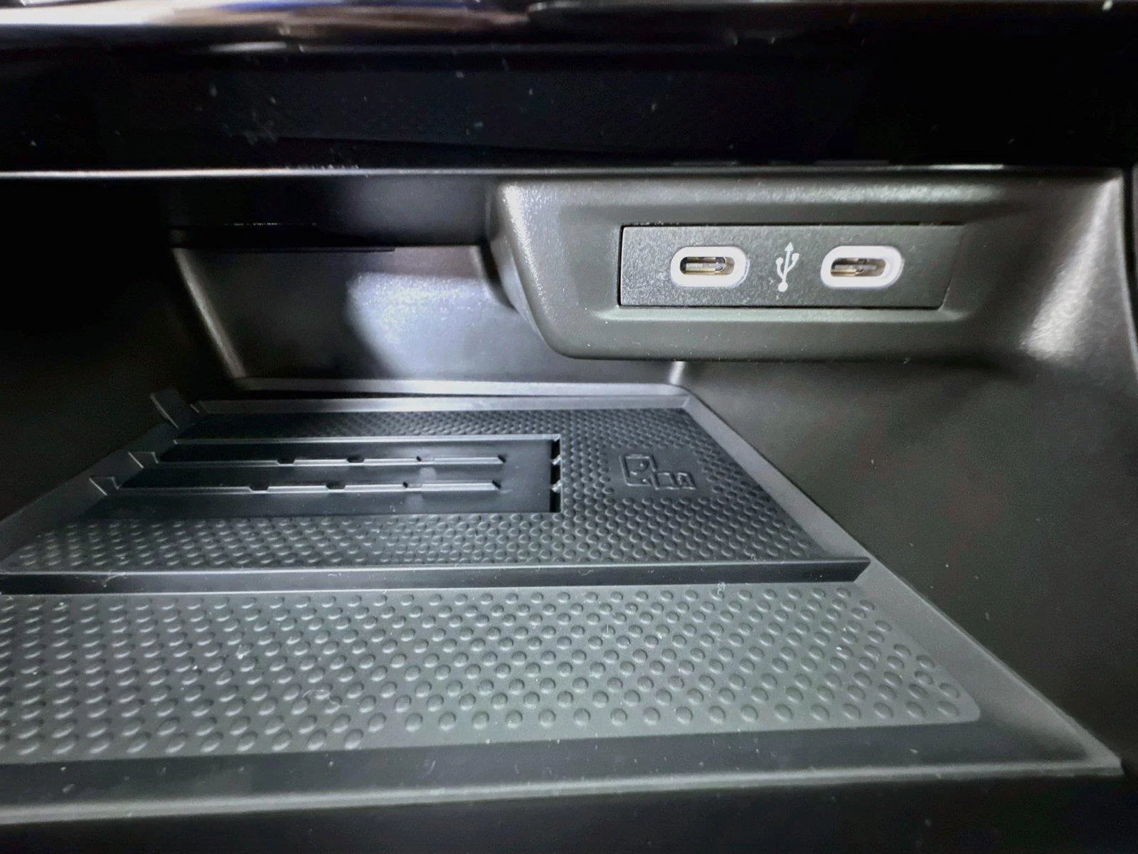 New 2027 Deep Black Pearl Volkswagen SE image 32