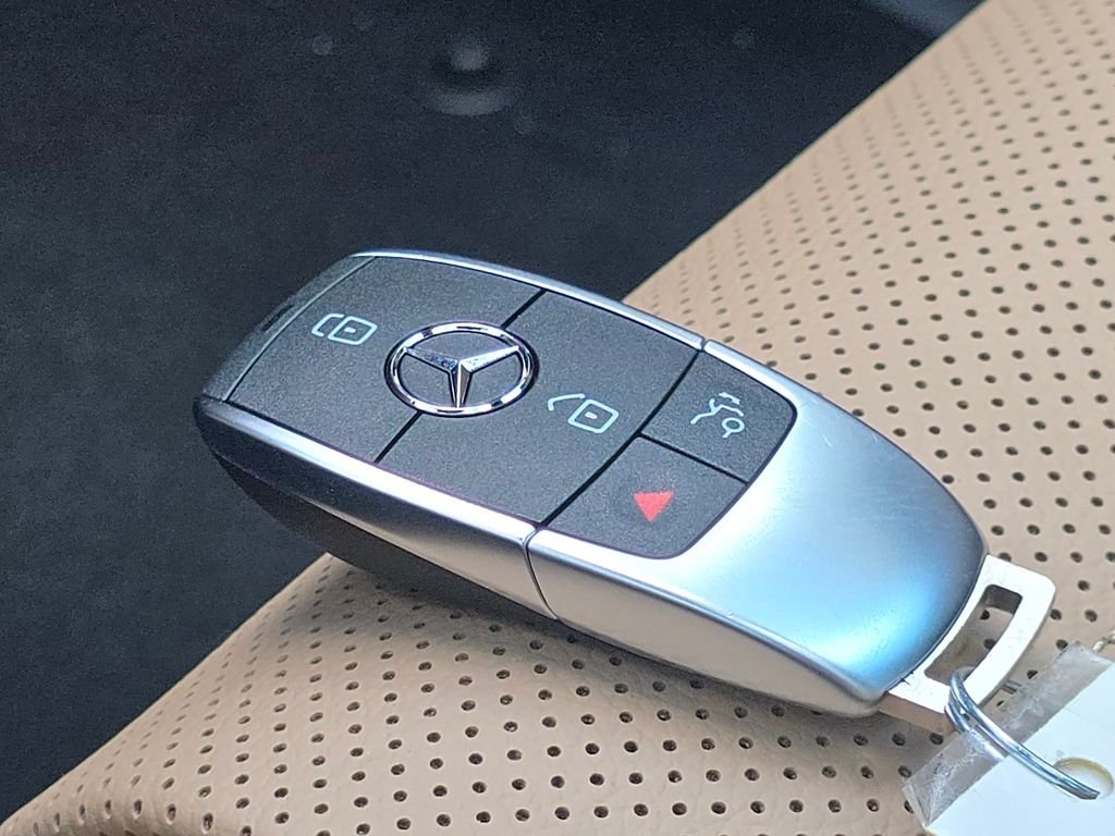 New 2026 MANUFAKTUR Alpine Grey Mercedes-Benz GLS 450 image 40