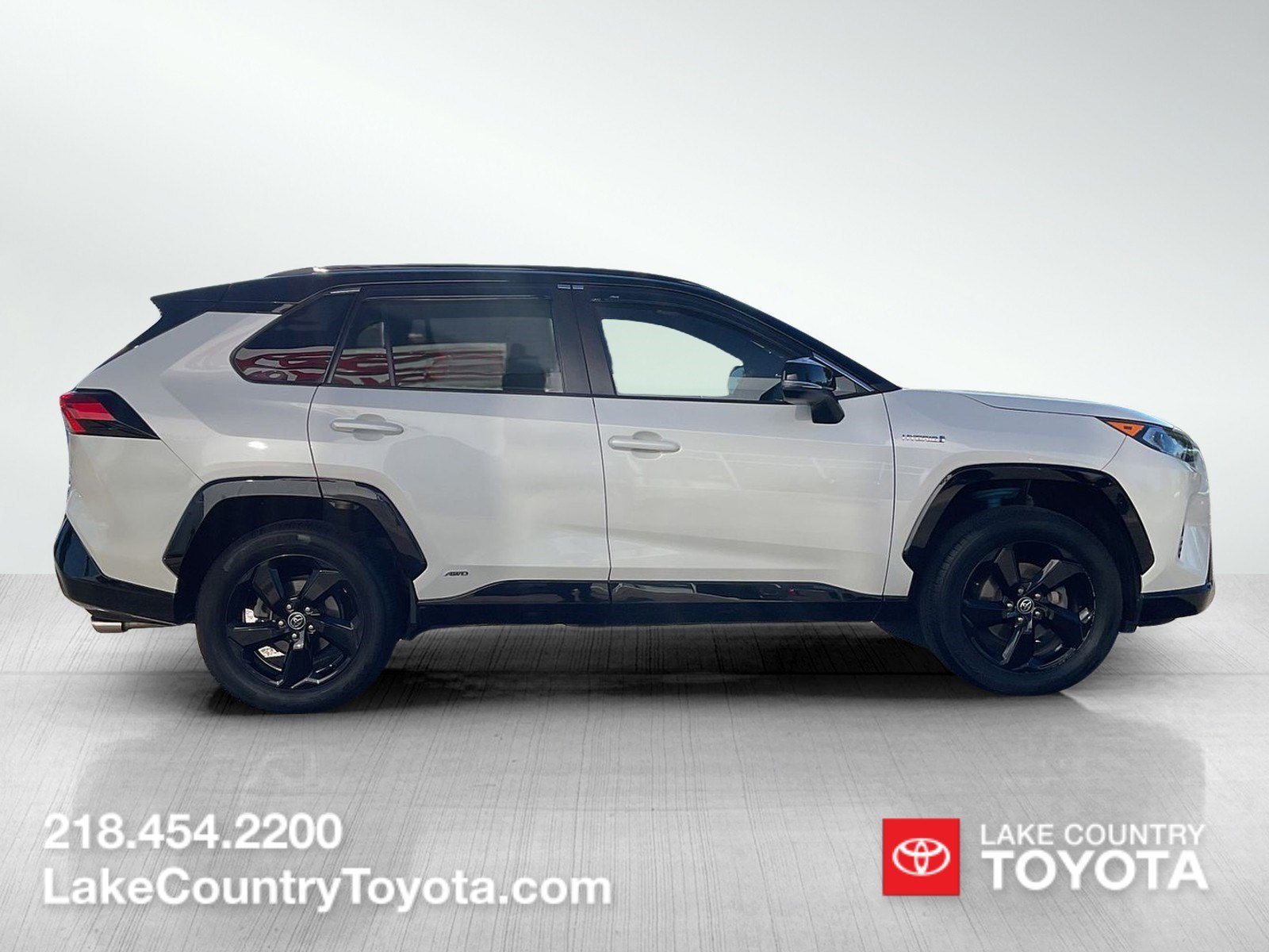Used 2020 Blizzard Pearl Toyota XSE image 6