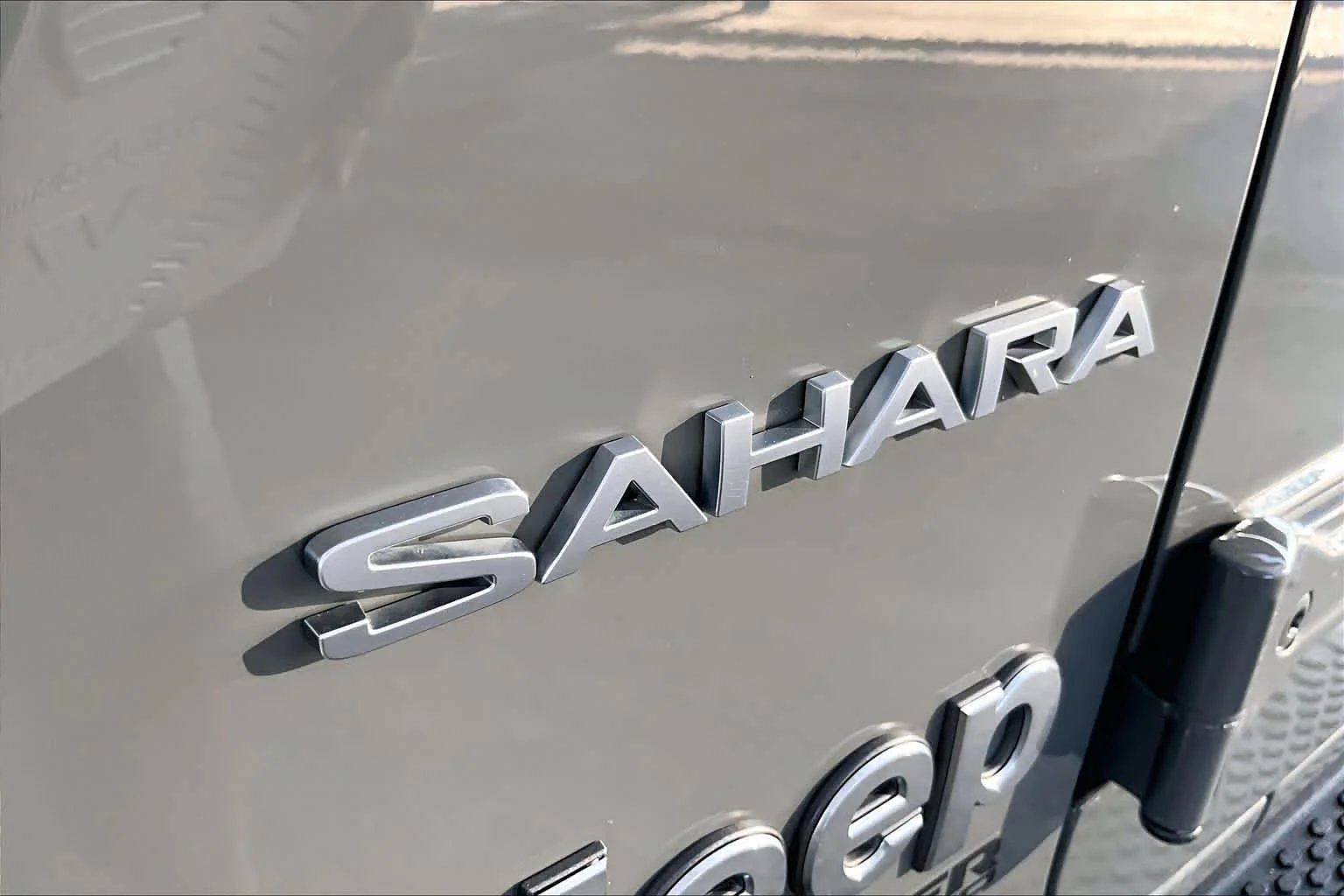 Used 2020 Sting-Gray Clearcoat Jeep Sahara image 10