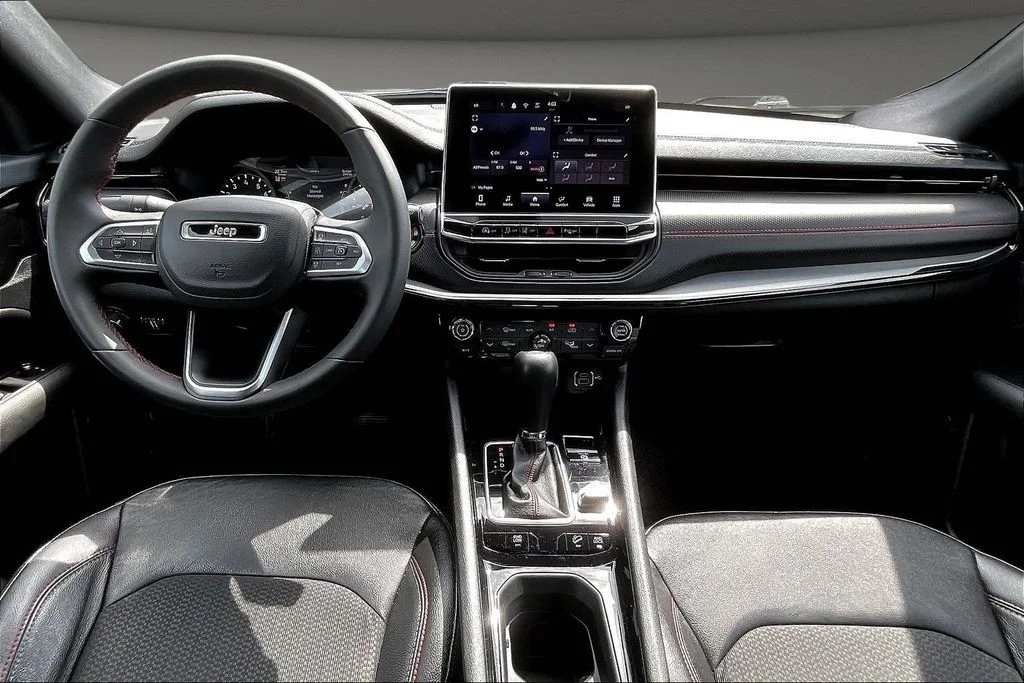 Used 2025 White Jeep Trailhawk image 10