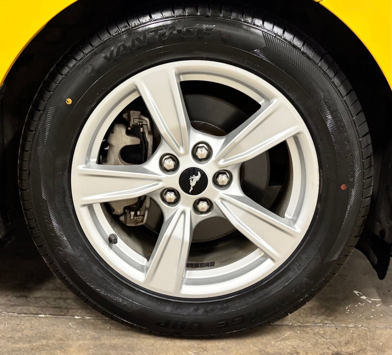 Used 2024 Yellow Ford EcoBoost image 8