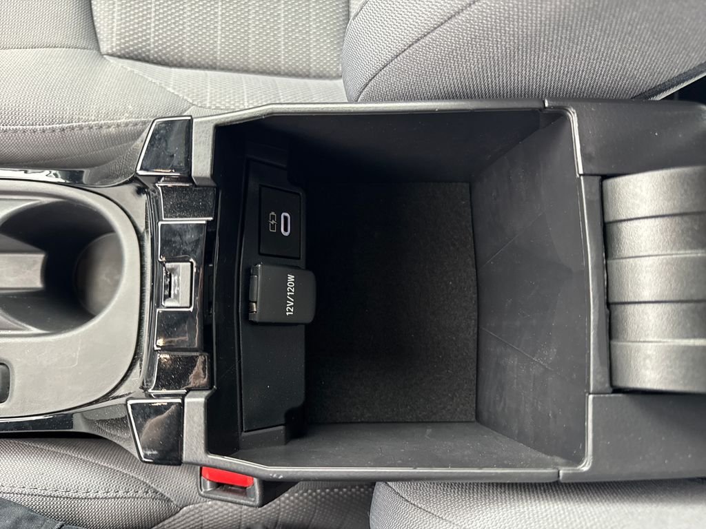 2025 Toyota Corolla SE - Photo 25