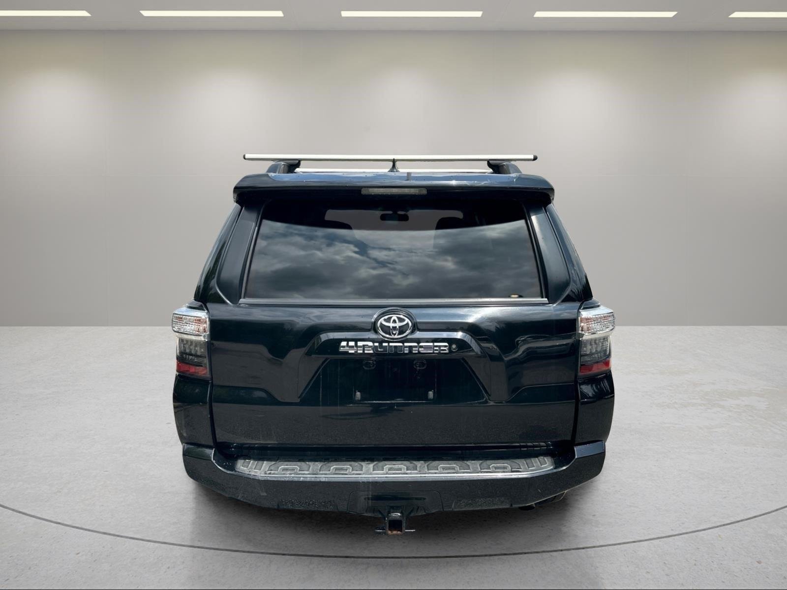 Used 2019 Midnight Black Metallic Toyota SR5 image 4