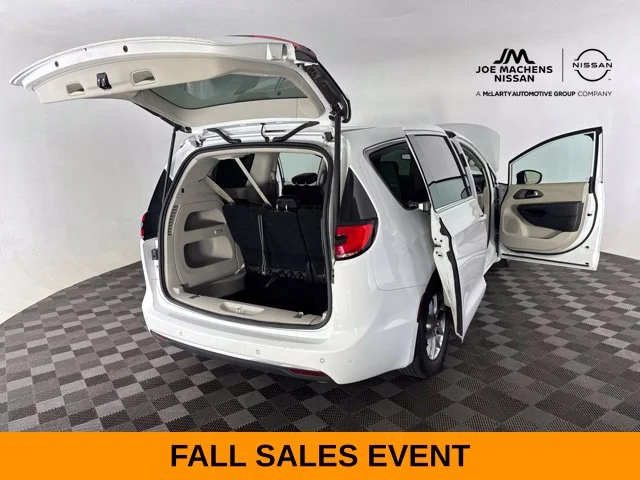 Used 2023 White Chrysler Touring L image 20