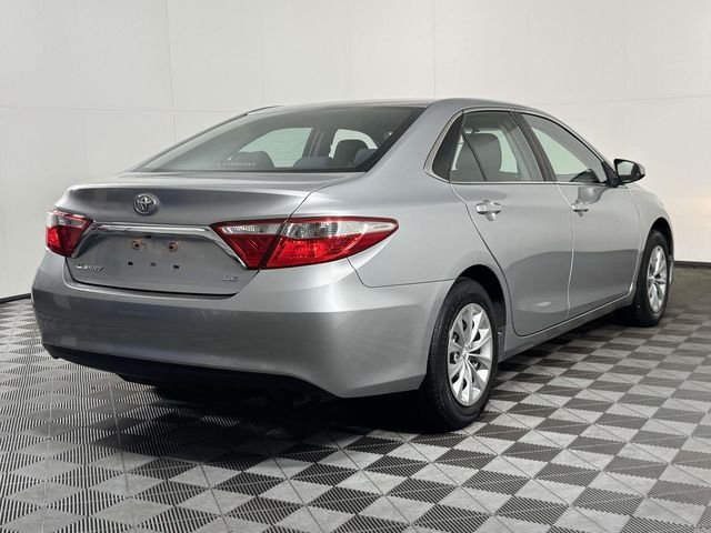 Used 2017  Toyota LE image 10
